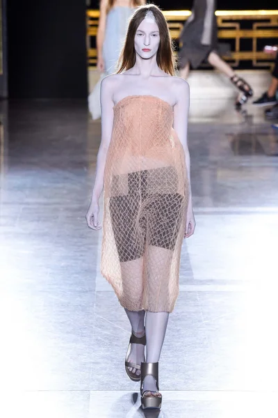 Look 29